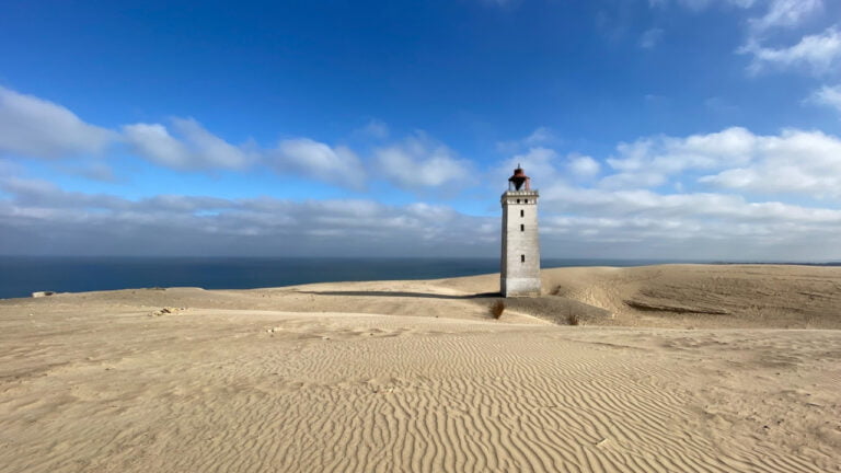 matthias-patzuda-EwHfZ_U6ab0-unsplash Image description